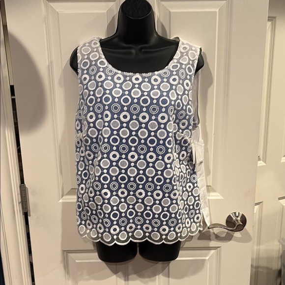 Liz Claiborne large Sleeveless top Blue and White Geometric Embellished - Picture 1 of 4